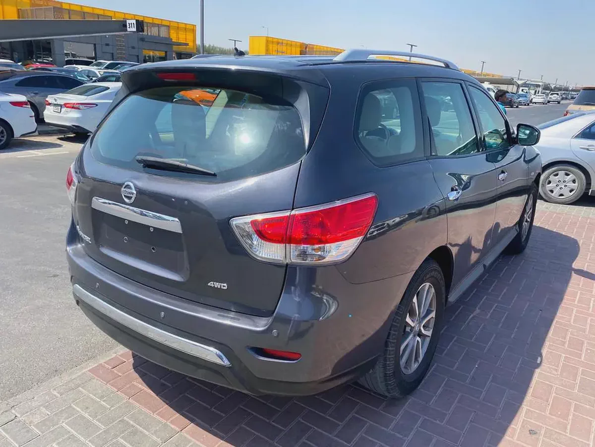 Nissan pathifinder 2014gary color GCC calen car-10-10