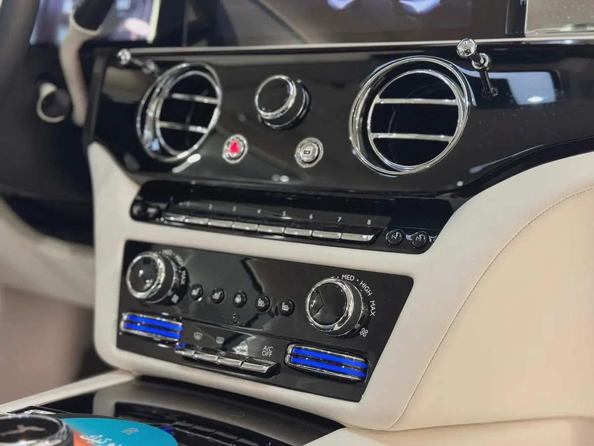 Rolls-Royce Spectre | 2024 | GCC I under agency warranty I Ultra Luxury Electric Coupe-15-15