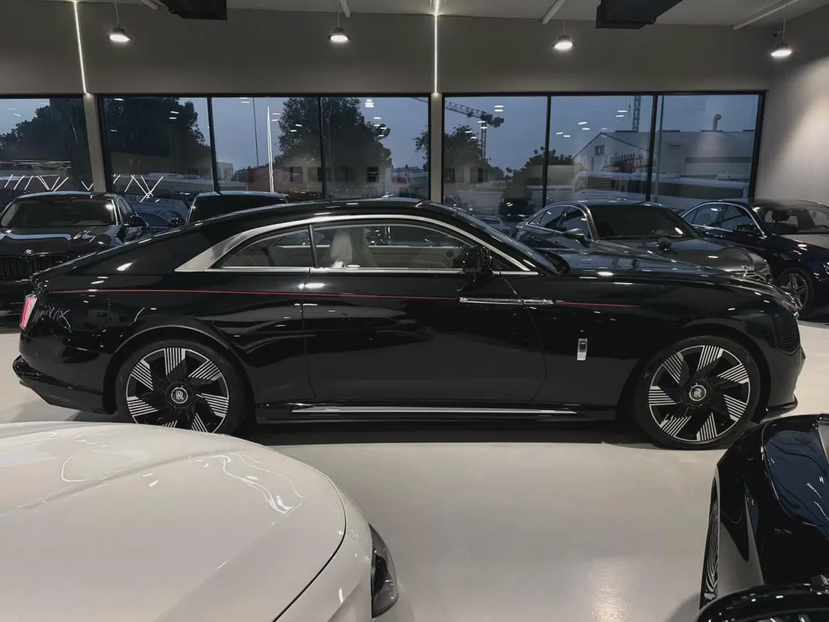 Rolls-Royce Spectre | 2024 | GCC I under agency warranty I Ultra Luxury Electric Coupe-6-6