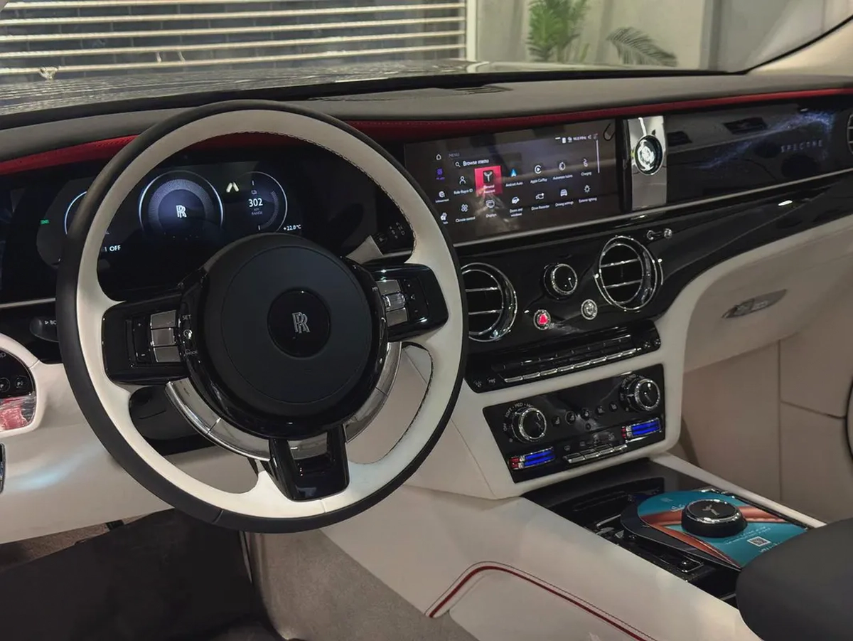 Rolls-Royce Spectre | 2024 | GCC I under agency warranty I Ultra Luxury Electric Coupe-8-8