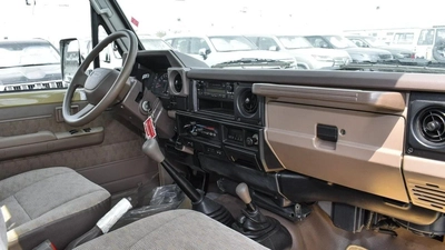 Toyota Land Cruiser Pick Up Classic 4.5L V8 Double Tank-6