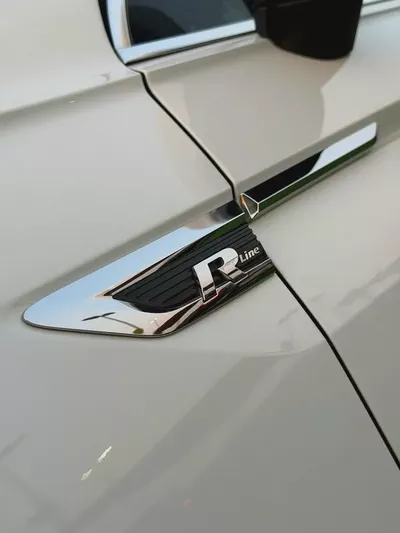 (2018) VOLKSWAGEN TIGUAN //R-LINE// GCC FULL OPTION -ORIGINAL PAINT--16