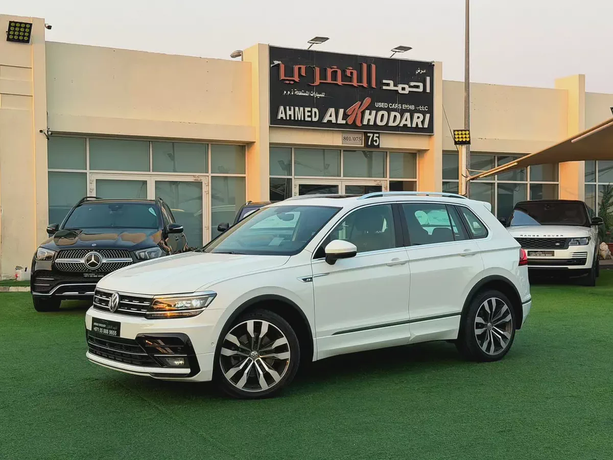(2018) VOLKSWAGEN TIGUAN //R-LINE// GCC FULL OPTION -ORIGINAL PAINT-