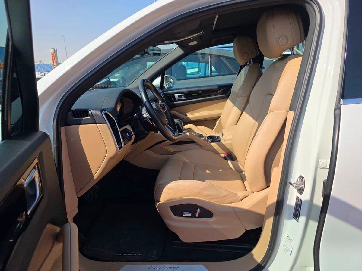 Porsche Cayenne Base SUV 3.6L 2018 GCC - AED 125,000-16-16
