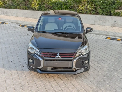 Mitsubishi Attrage 2022 GCC Signature Edition With Low KM Perfect Family Sedan-4