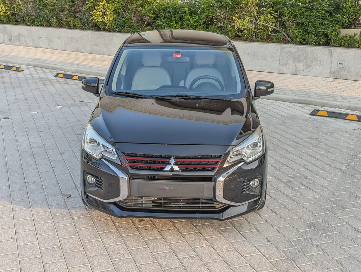 Mitsubishi Attrage 2022 GCC Signature Edition With Low KM Perfect Family Sedan-4-4