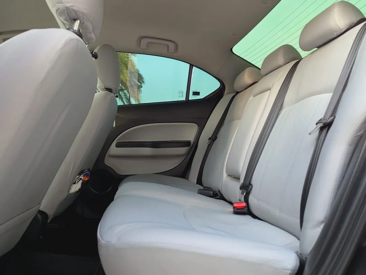 Mitsubishi Attrage 2022 GCC Signature Edition With Low KM Perfect Family Sedan-9-9