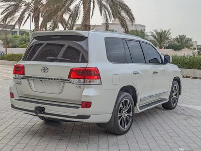 TOYOTA LAND CRUISER 2020 GXR GRAND TOURING V8 FULL OPTION GCC IN EXCELLENT CONDITION-14
