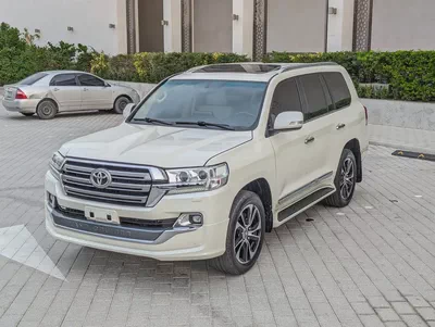TOYOTA LAND CRUISER 2020 GXR GRAND TOURING V8 FULL OPTION GCC IN EXCELLENT CONDITION-1