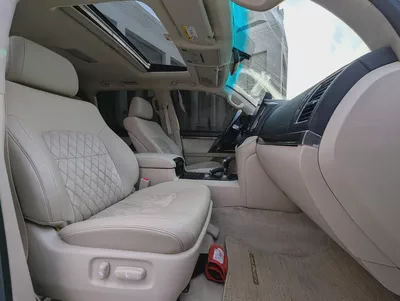 TOYOTA LAND CRUISER 2020 GXR GRAND TOURING V8 FULL OPTION GCC IN EXCELLENT CONDITION-3