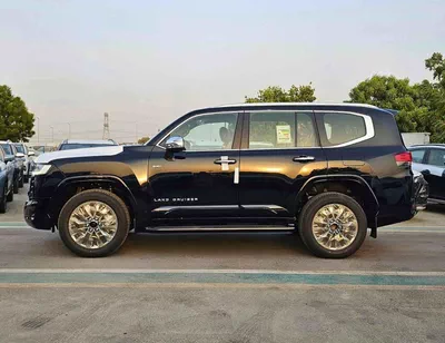 Toyota Land Cruiser VXR HEV HYBRID || 3.5L PETROL V6 / RADAR / 360*CAMERA / REAR ENTERTAINMENT DVD / FULL OPTION-2