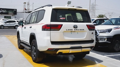 2025 Toyota Land Cruiser GR Sport hybrid - GCC Specs - Zero KM-3