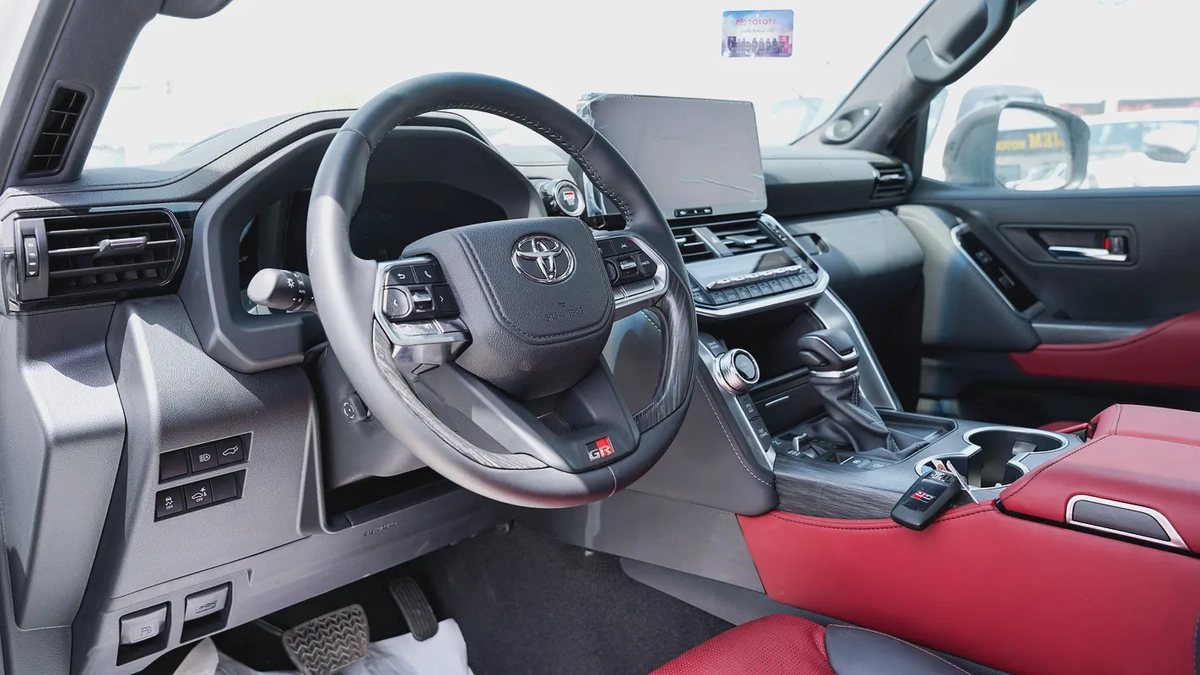 2025 Toyota Land Cruiser GR Sport hybrid - GCC Specs - Zero KM-7-7