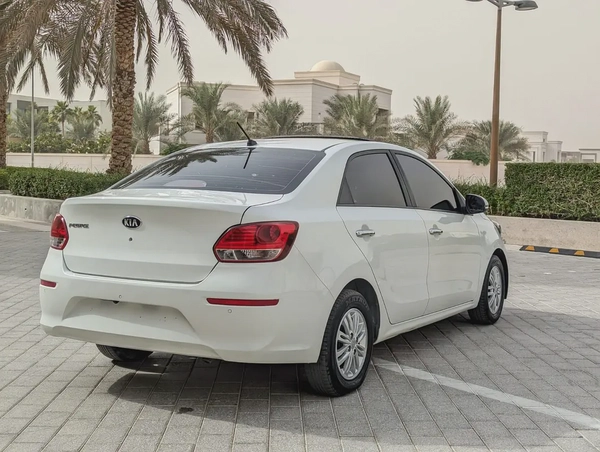 Kia Pegas 2020, MPI Top, GCC Premium Condition With Low KM Perfect Family Sedan With Sunroof and Nav