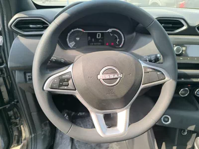 Nissan Magnite 1.5L-8