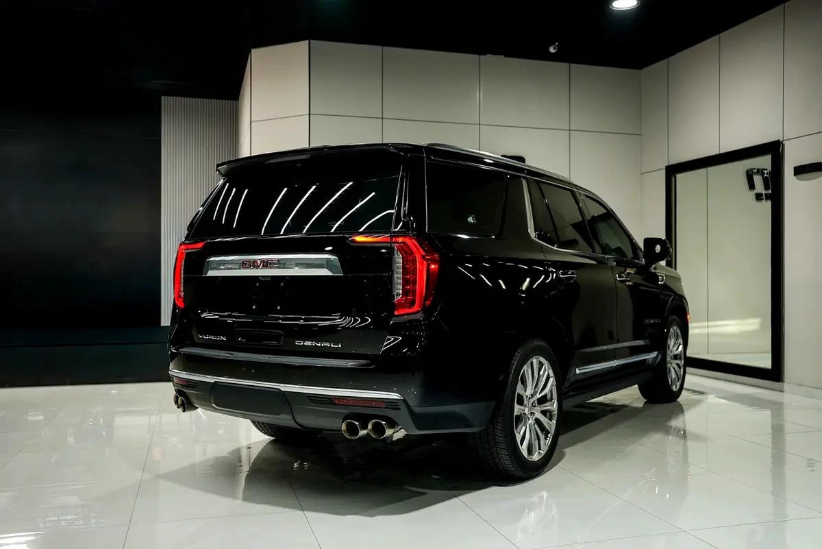 GMC Yukon Denali 2024 - GCC Specs - Brand New-2-2