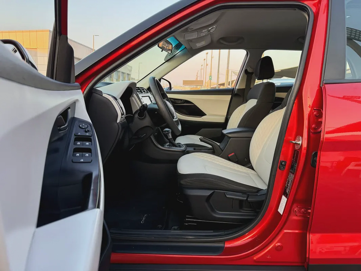 Hyundai Creta, 2022 GCC specs, in excellent condition.-7-7