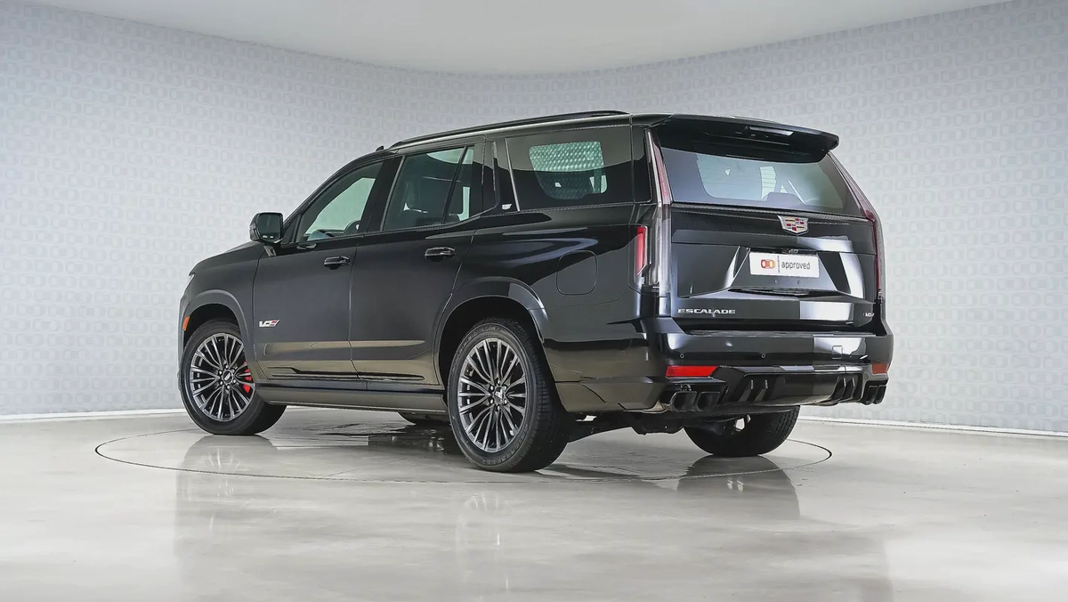UAEs Very Best Example | AED 5,744 PM | Escalade V GCC-1-1