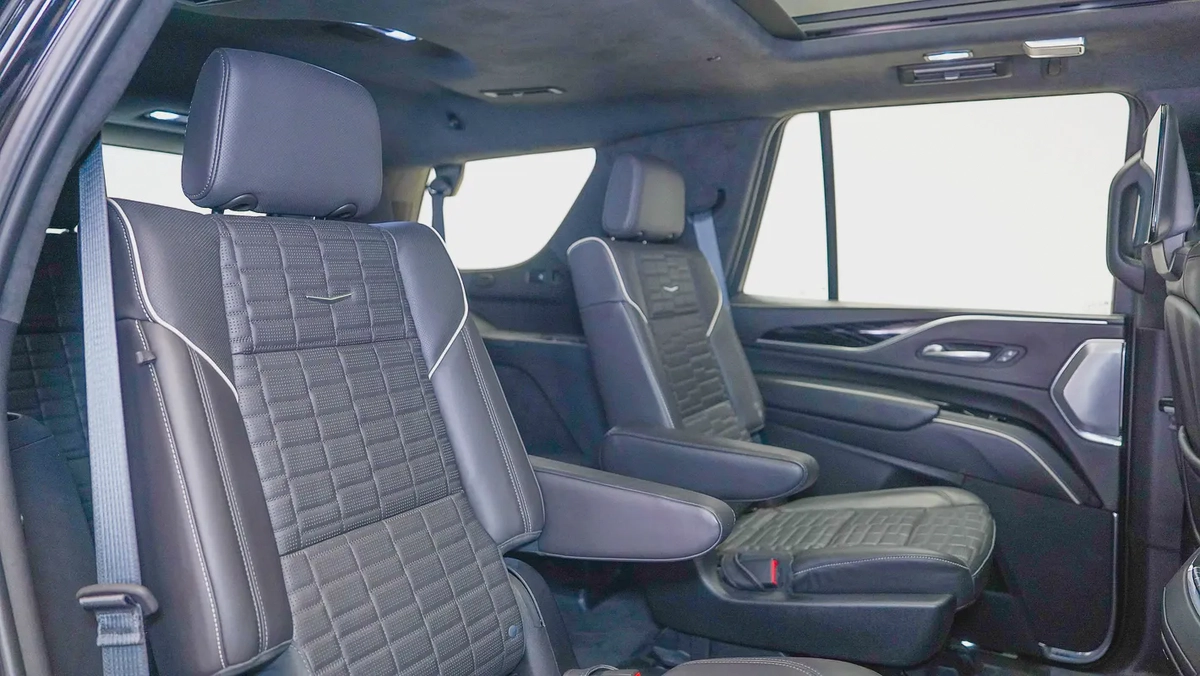 UAEs Very Best Example | AED 5,744 PM | Escalade V GCC-6-6