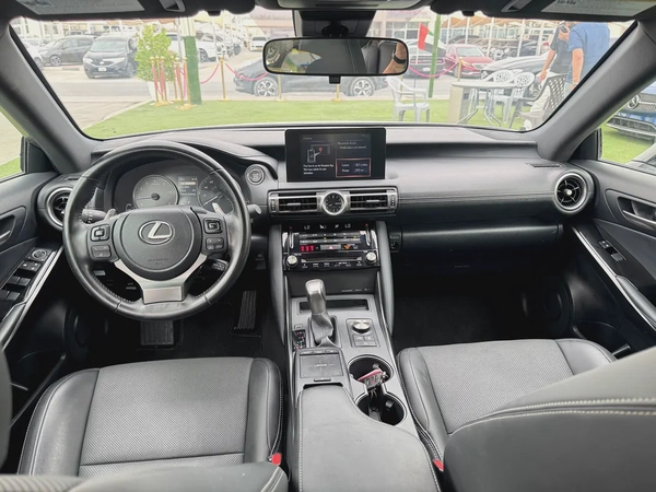Lexus IS 300 2022 - American Specs - GCC Resale
