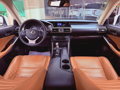 Lexus IS 250 2014 GCC Specs - Perfect Condition-6