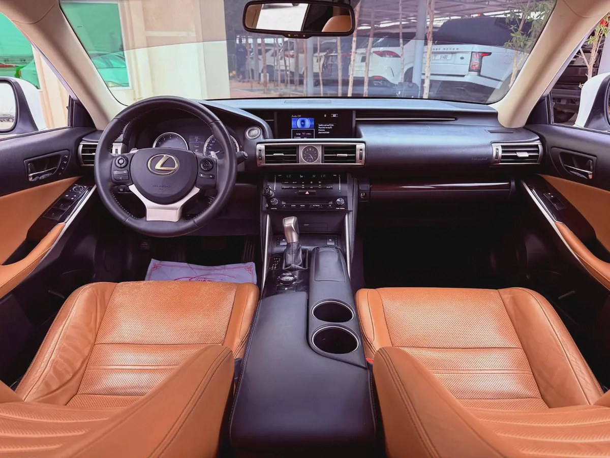 Lexus IS 250 2014 GCC Specs - Perfect Condition-6-6