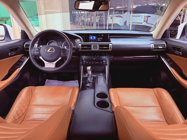 Lexus IS 250 2014 GCC Specs - Perfect Condition