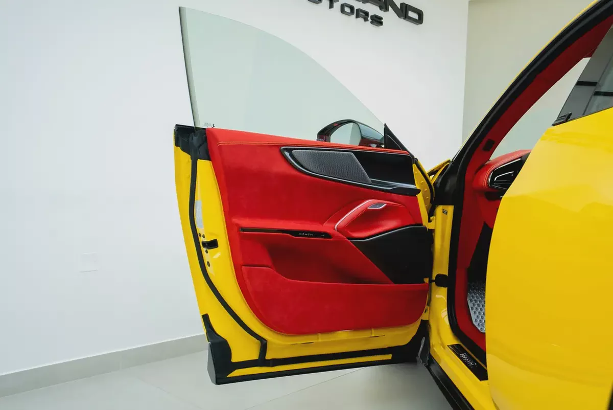2025 FERRARI PUROSANGUE | FULL CARBON | MAIN DEALER SERVICE | HIGH SPECS |-9-9