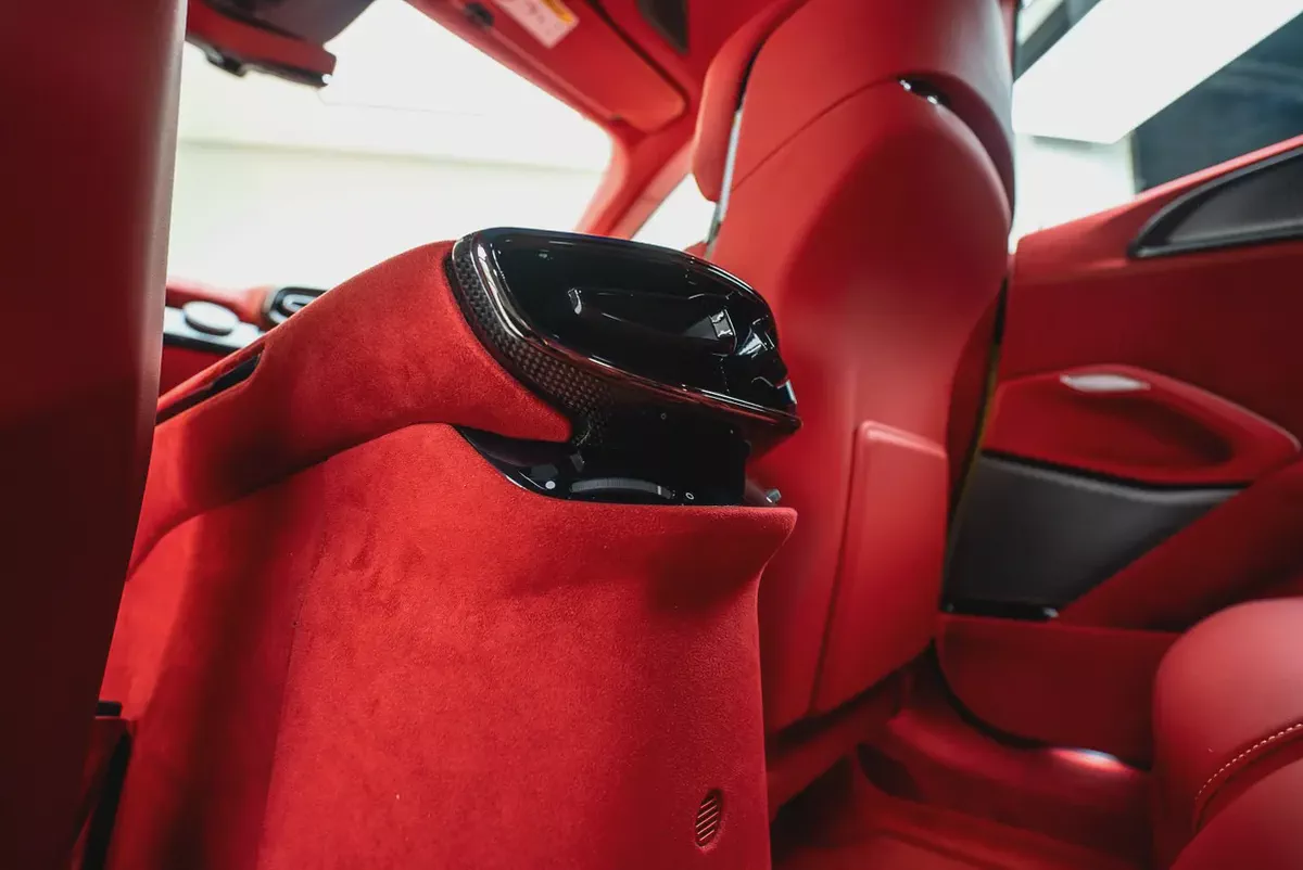 2025 FERRARI PUROSANGUE | FULL CARBON | MAIN DEALER SERVICE | HIGH SPECS |-15-15
