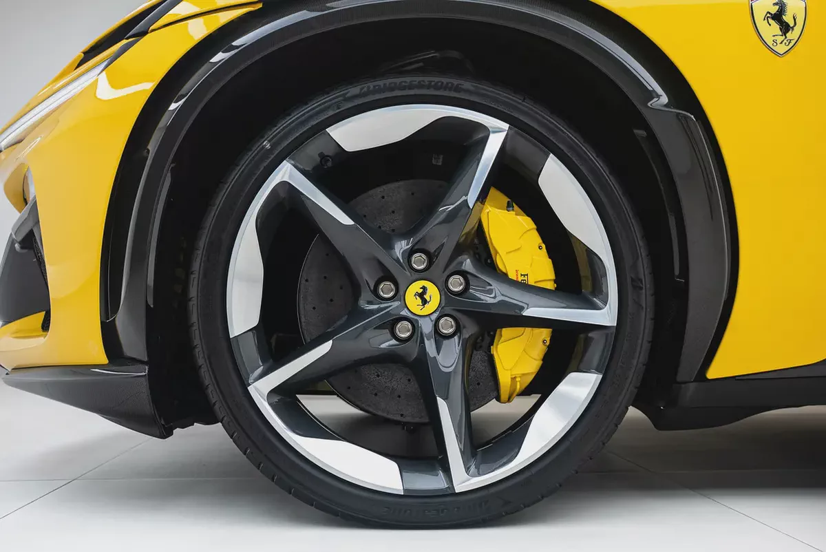 2025 FERRARI PUROSANGUE | FULL CARBON | MAIN DEALER SERVICE | HIGH SPECS |-5-5