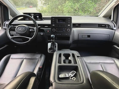 Hyundai Staria Luxury 2022 - Korean Specs - Excellent Condition-7