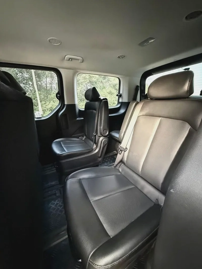 Hyundai Staria Luxury 2022 - Korean Specs - Excellent Condition-12
