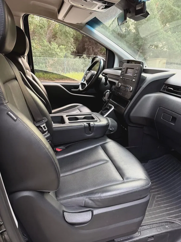 Hyundai Staria Luxury 2022 - Korean Specs - Excellent Condition