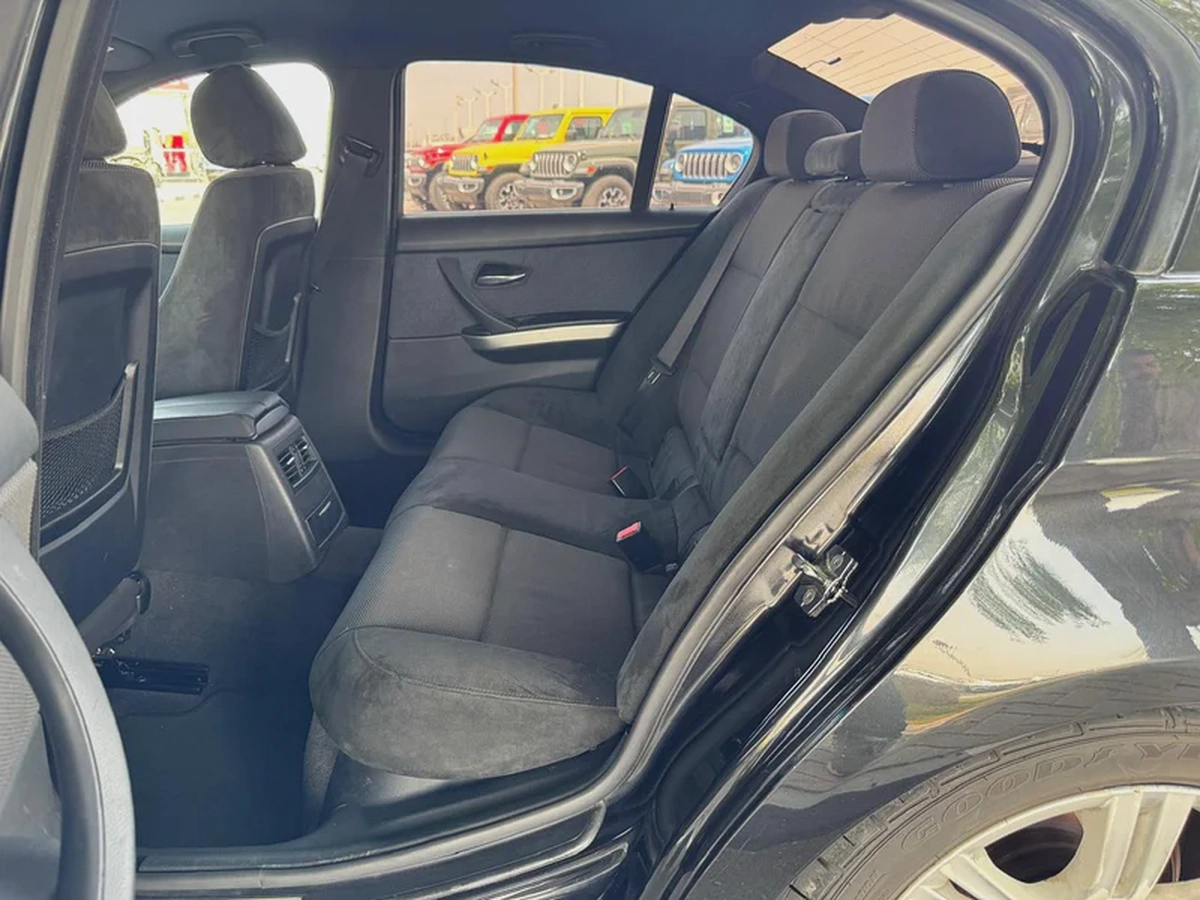 BMW | 323i | 2006 | ONLY | 80622 KM | JAPAN IMPORT | CLEAN TITLE