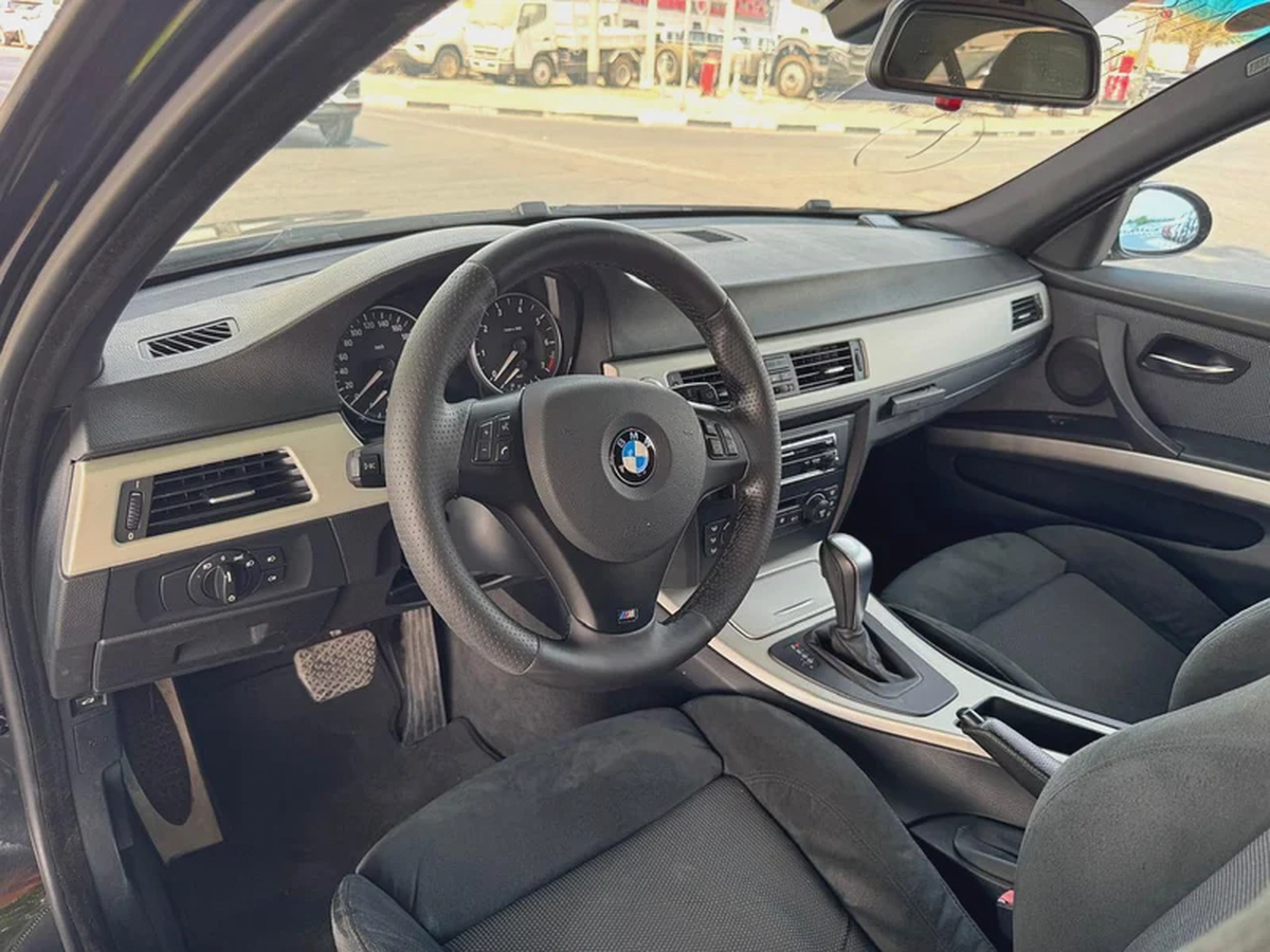 BMW | 323i | 2006 | ONLY | 80622 KM | JAPAN IMPORT | CLEAN TITLE
