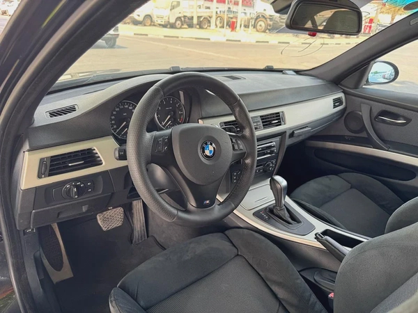 BMW | 323i | 2006 | ONLY | 80622 KM | JAPAN IMPORT | CLEAN TITLE