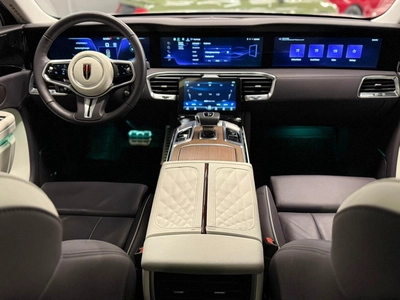 Hongqi E-HS9 2023-7