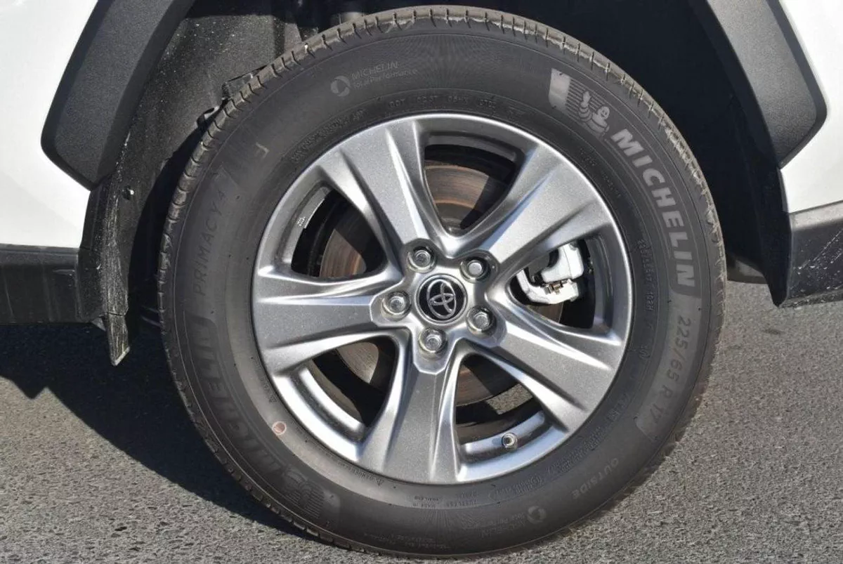 Toyota RAV4 LE HEV RAV4 2.5L HYBRED-11-0