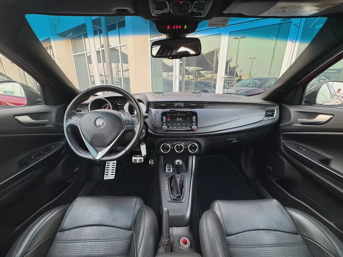 Alfa Romeo Giulietta Veloce 2021 - GCC Specs - Pristine Condition-9-9