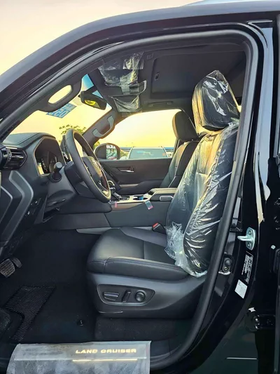 Toyota Land Cruiser GXR 3.5 Twin Turbo | BIG Screen JBL Speakers | Top Line Model (CODE # GXR3HB)-6