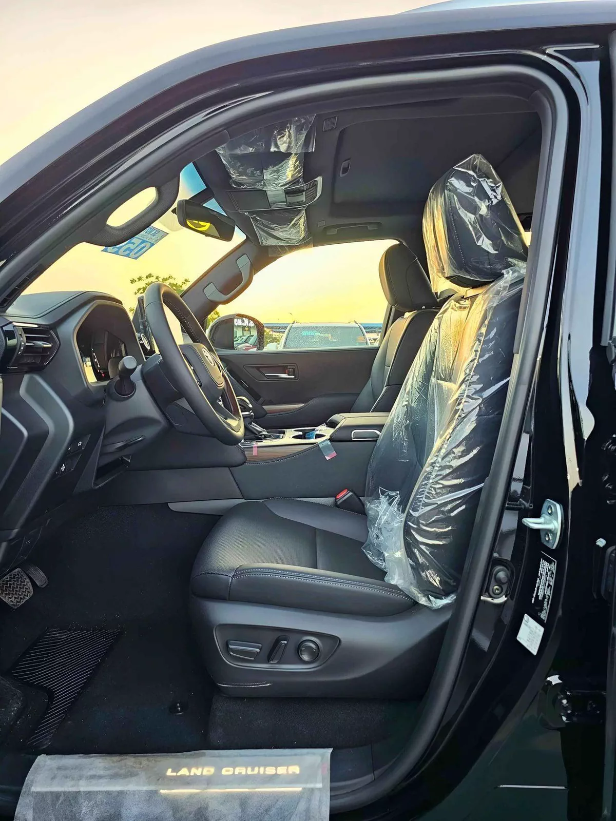 Toyota Land Cruiser GXR 3.5 Twin Turbo | BIG Screen JBL Speakers | Top Line Model (CODE # GXR3HB)-6-0