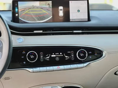 2022 Genesis GV70 2.5T - American Specs - Low Mileage luxury SUV-15