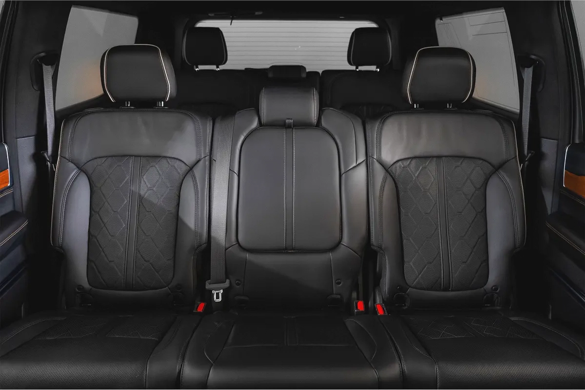 AED 5,013 / 60 months | 0% DP | 2023 Jeep Grand Wagoneer Series III Obsidian / Jeep Warranty