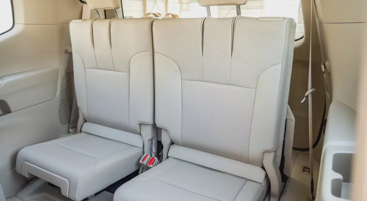 Toyota Land Cruiser GXR 2026 GCC Specs-14-14