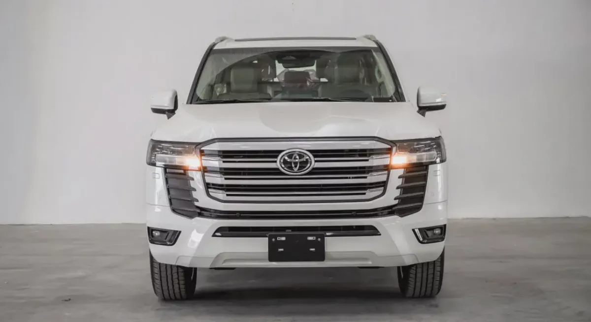 Toyota Land Cruiser GXR 2026 GCC Specs-1-1