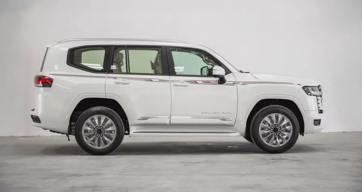 Toyota Land Cruiser GXR 2026 GCC Specs-5-5