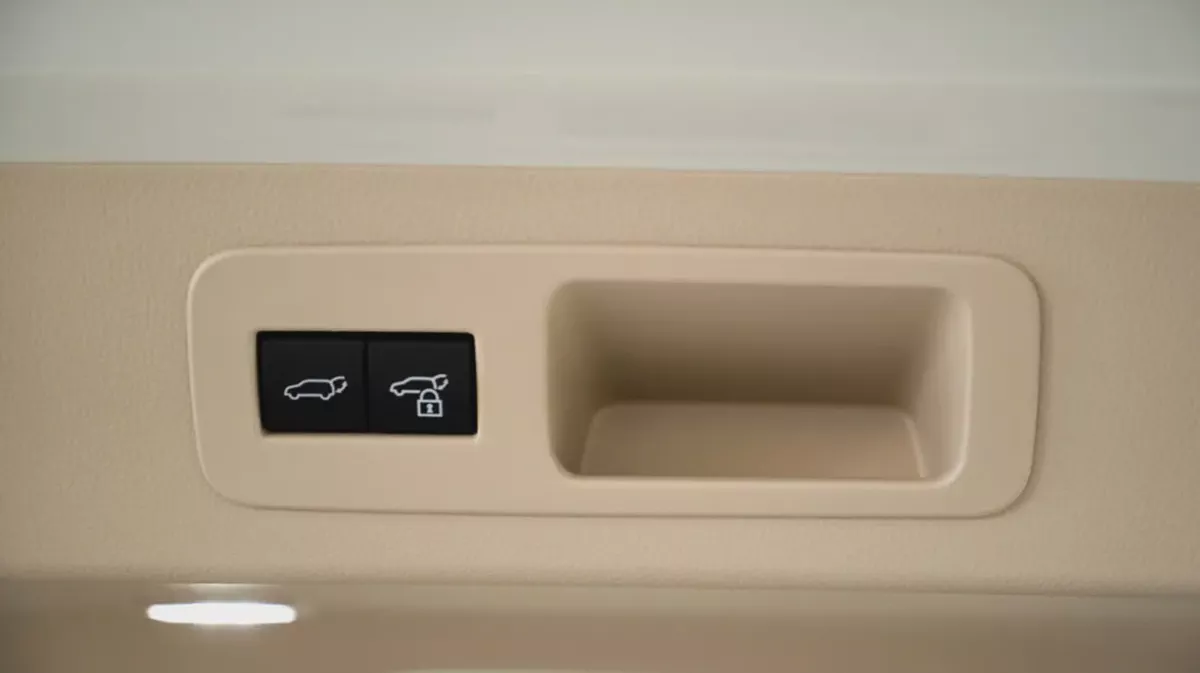 Toyota Land Cruiser GXR 2026 GCC Specs-8-8