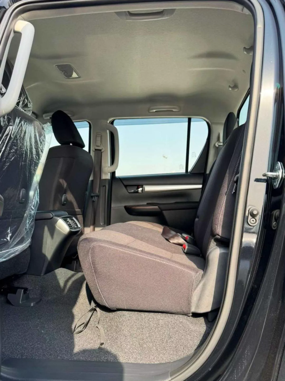 Toyota Hilux SR5 (NON GCC) SR5 | 2.8L V4 DIESEL | FULL OPTION | BLIND SPOT | OVER FNDER (CODE # HDAH1)-10-0