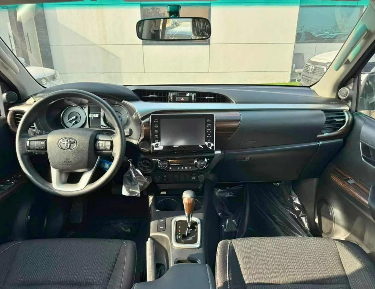 Toyota Hilux SR5 (NON GCC) SR5 | 2.8L V4 DIESEL | FULL OPTION | BLIND SPOT | OVER FNDER (CODE # HDAH1)-12-0