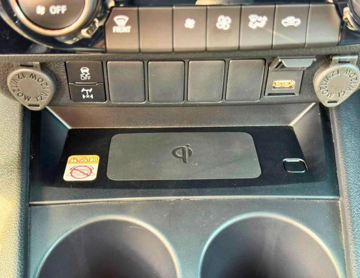 Toyota Hilux SR5 (NON GCC) SR5 | 2.8L V4 DIESEL | FULL OPTION | BLIND SPOT | OVER FNDER (CODE # HDAH1)-16-0